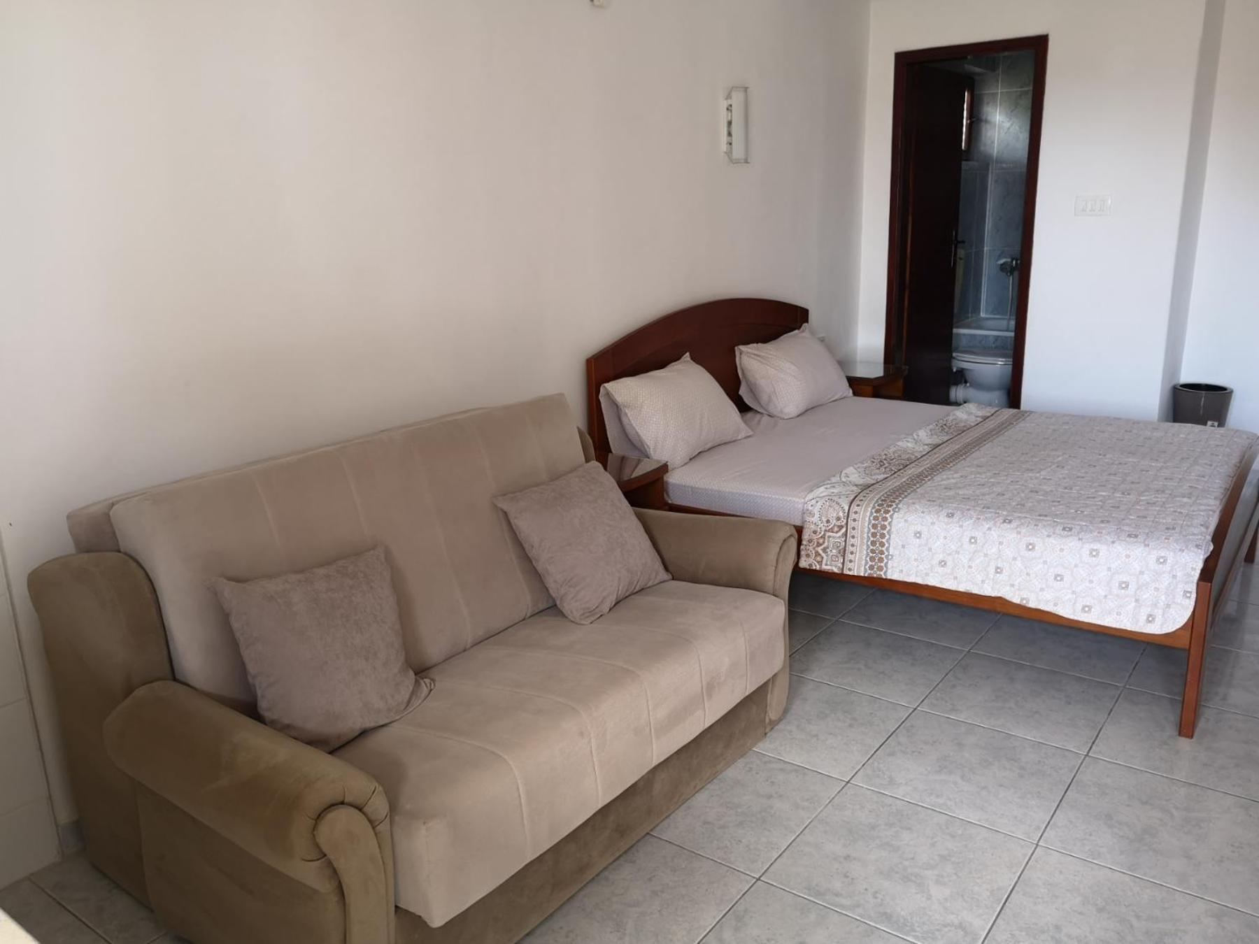 Apartmani Becici Rom bilde