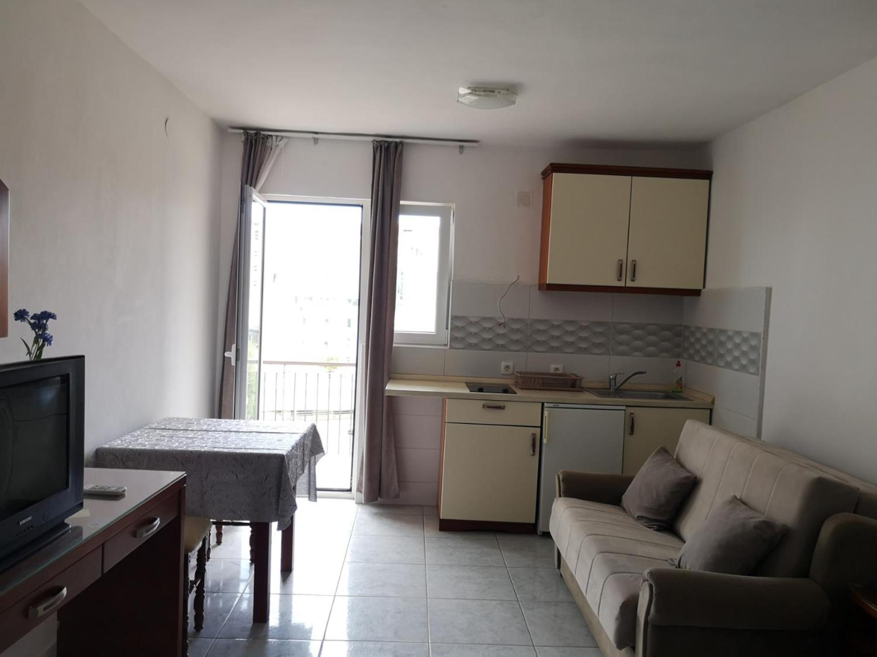 Apartmani Becici Rom bilde