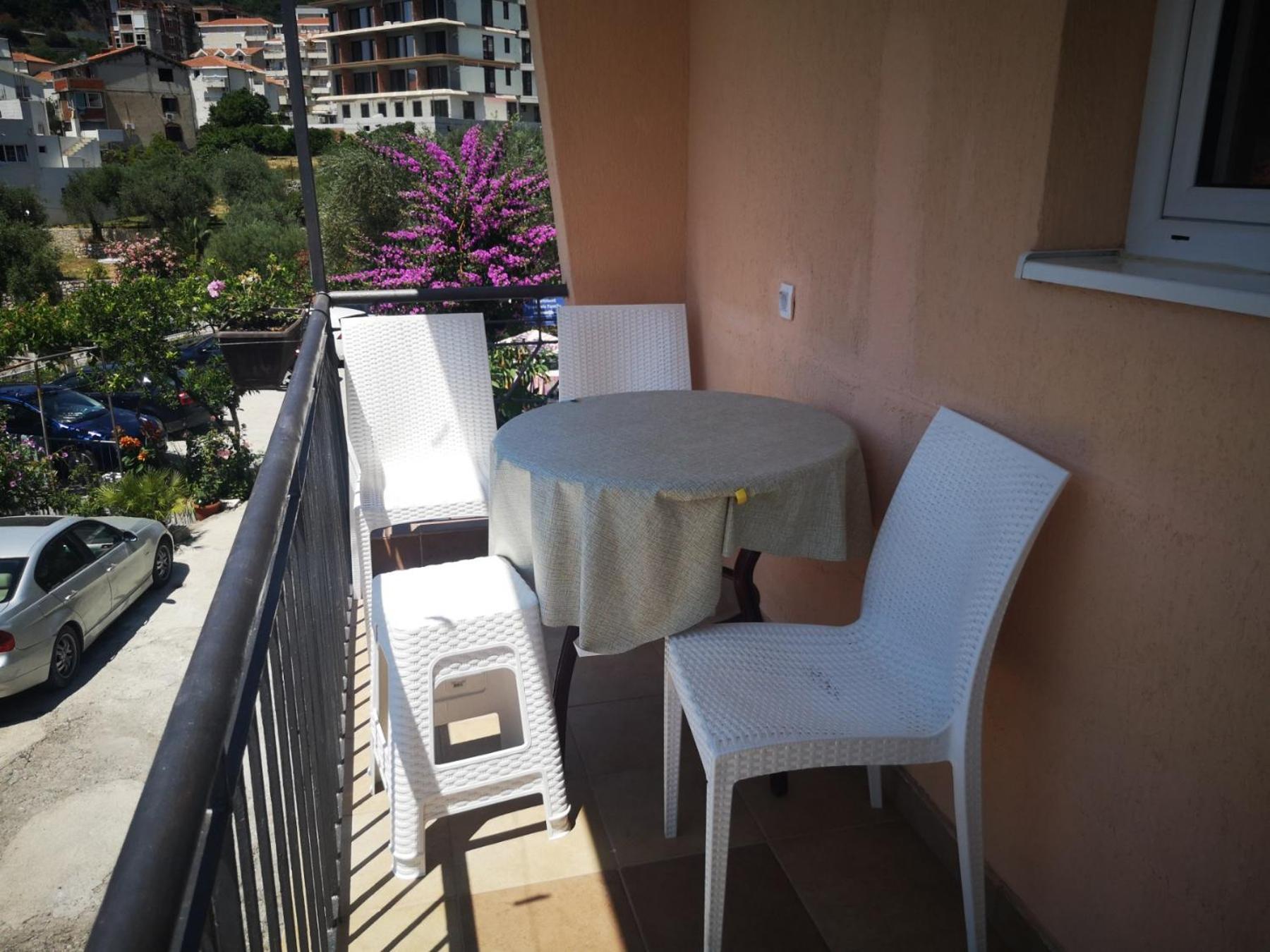 Apartmani Becici Rom bilde