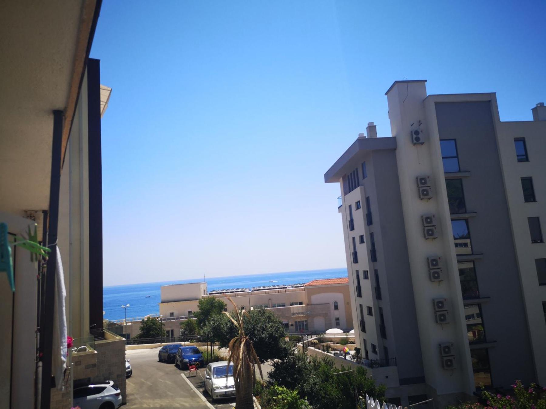 Apartmani Becici Rom bilde