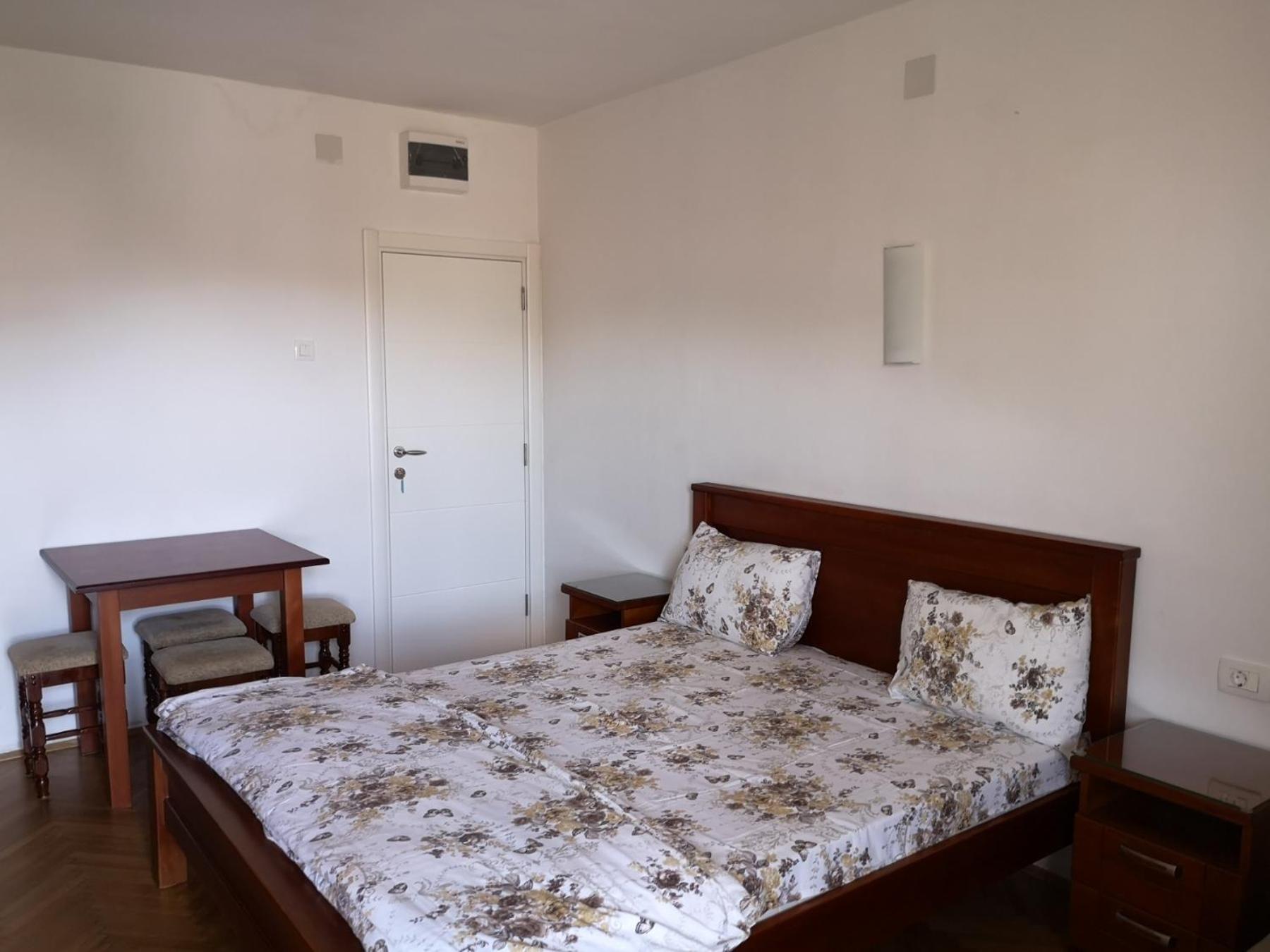 Apartmani Becici Rom bilde