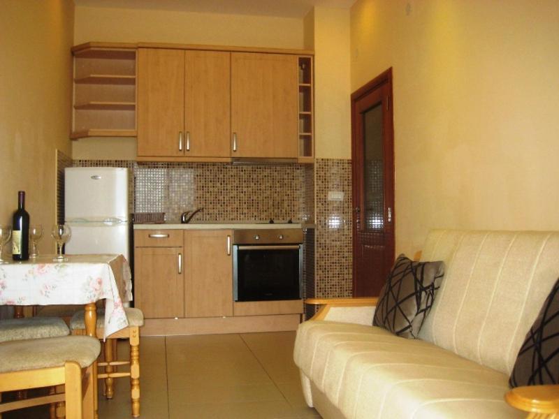 Apartmani Becici Rom bilde